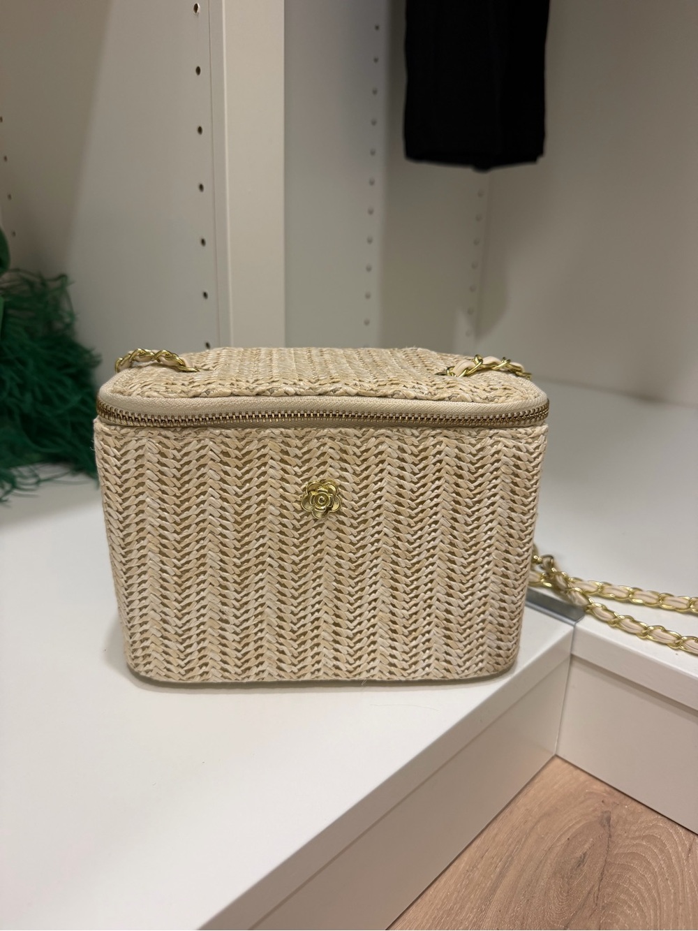 Woven Cream Crossbody Bag with Gold Chain
